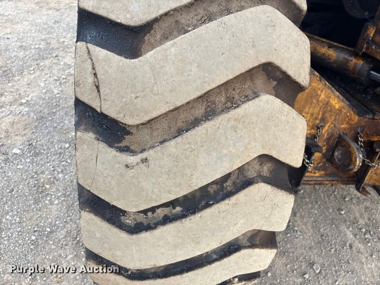 image for item DJ7943 2010 Weiler E1250A remixing transfer vehicle