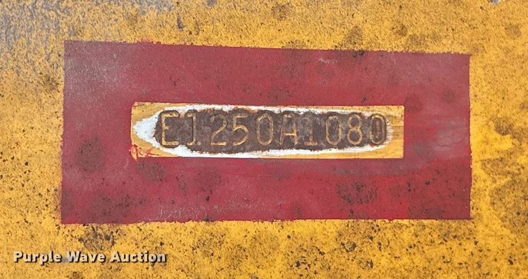 image for item DJ7943 2010 Weiler E1250A remixing transfer vehicle