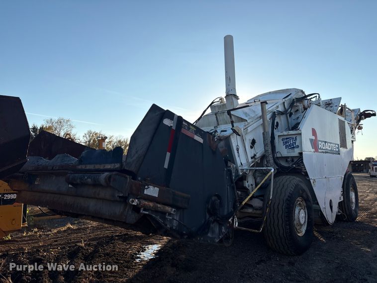 image for item DJ7977 1996 Roadtec Shuttle Buggy 2500 material transfer vehicle