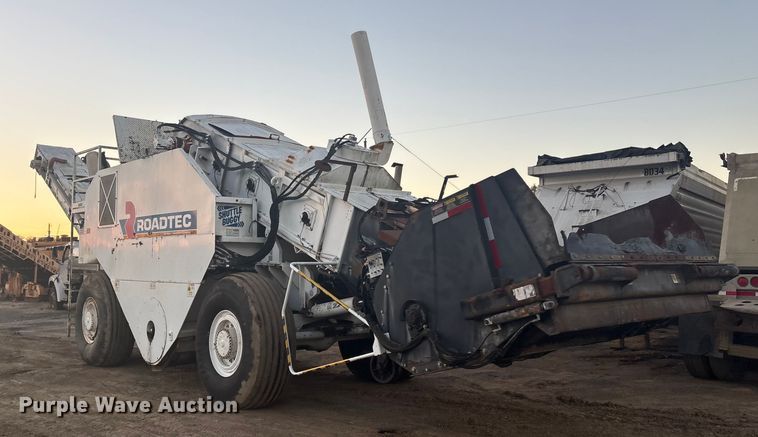 image for item DJ7977 1996 Roadtec Shuttle Buggy 2500 material transfer vehicle