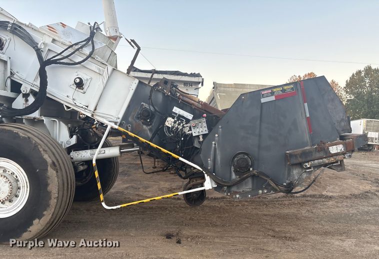 image for item DJ7977 1996 Roadtec Shuttle Buggy 2500 material transfer vehicle