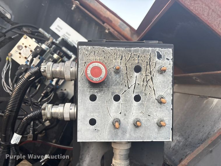 image for item DJ7977 1996 Roadtec Shuttle Buggy 2500 material transfer vehicle