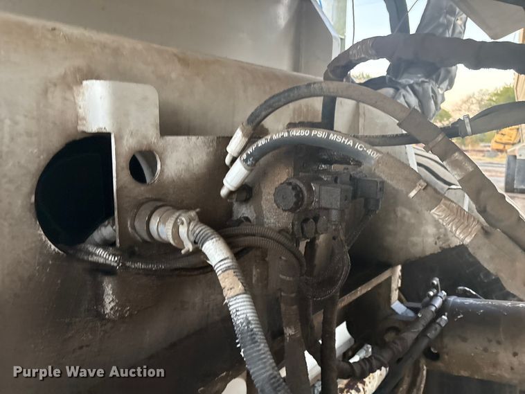 image for item DJ7977 1996 Roadtec Shuttle Buggy 2500 material transfer vehicle