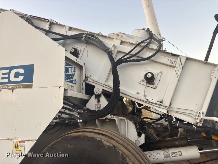 image for item DJ7977 1996 Roadtec Shuttle Buggy 2500 material transfer vehicle