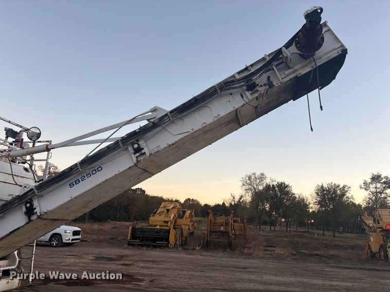 image for item DJ7977 1996 Roadtec Shuttle Buggy 2500 material transfer vehicle