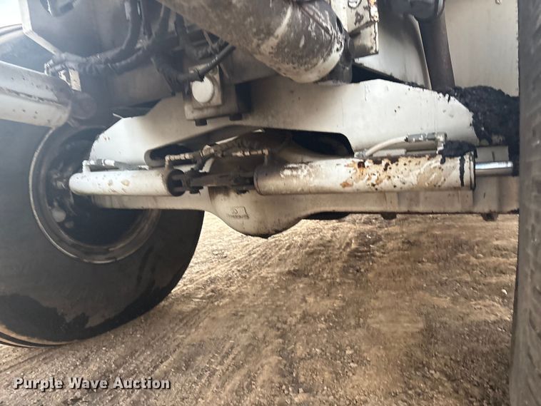 image for item DJ7977 1996 Roadtec Shuttle Buggy 2500 material transfer vehicle