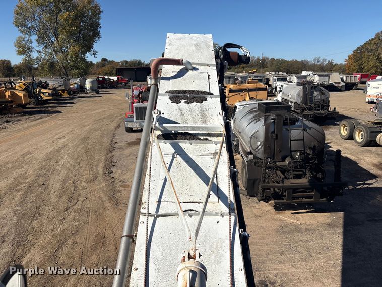 image for item DJ7977 1996 Roadtec Shuttle Buggy 2500 material transfer vehicle