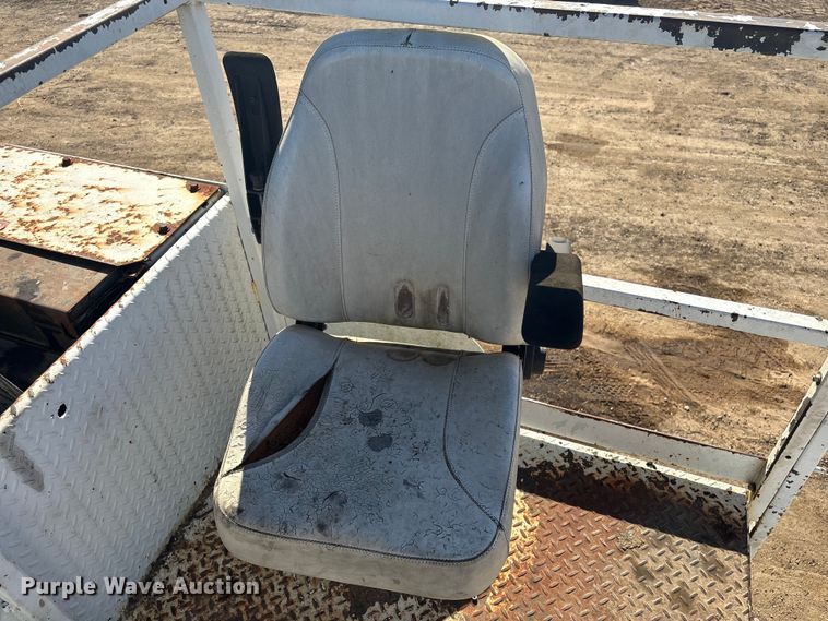 image for item DJ7977 1996 Roadtec Shuttle Buggy 2500 material transfer vehicle