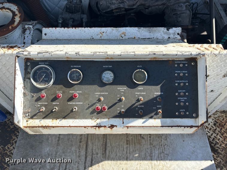 image for item DJ7977 1996 Roadtec Shuttle Buggy 2500 material transfer vehicle