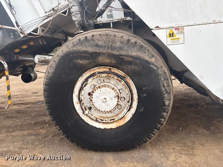 image for item DJ7977 1996 Roadtec Shuttle Buggy 2500 material transfer vehicle