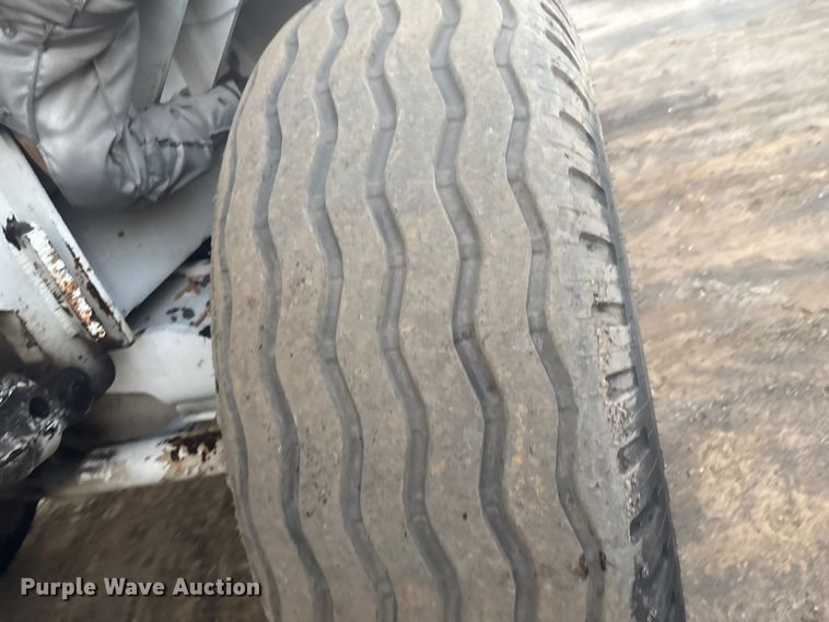 image for item DJ7977 1996 Roadtec Shuttle Buggy 2500 material transfer vehicle