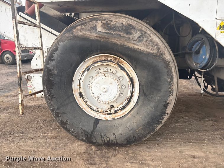 image for item DJ7977 1996 Roadtec Shuttle Buggy 2500 material transfer vehicle