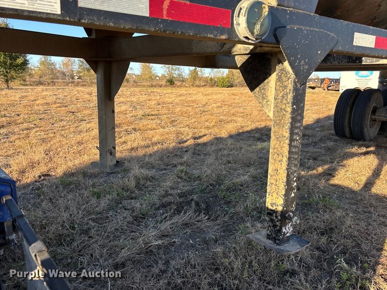 image for item DK0057 2006 Construction trailer specialists HRD-32 side dump trailer