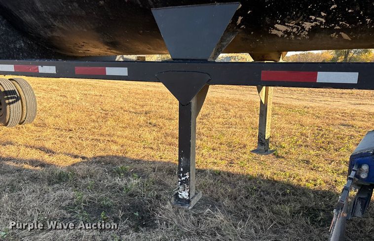 image for item DK0057 2006 Construction trailer specialists HRD-32 side dump trailer