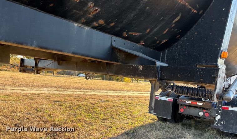 image for item DK0057 2006 Construction trailer specialists HRD-32 side dump trailer