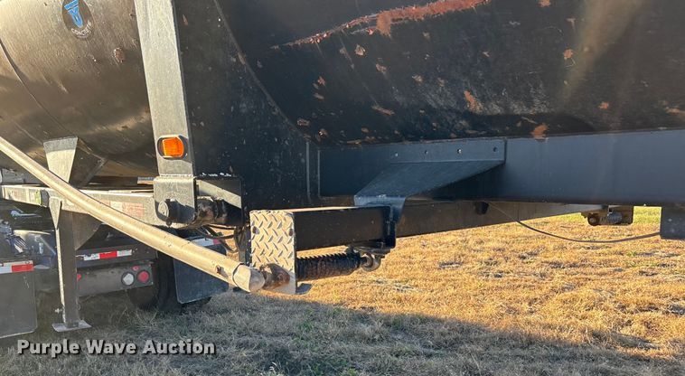 image for item DK0057 2006 Construction trailer specialists HRD-32 side dump trailer