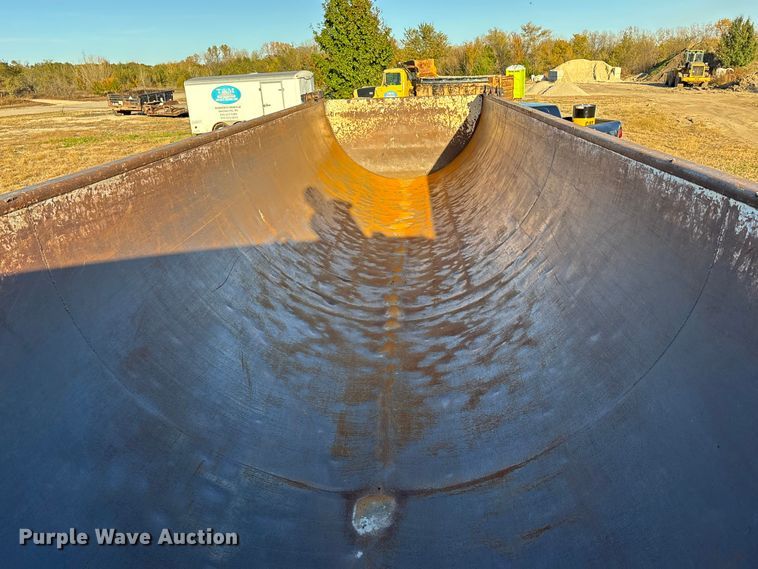 image for item DK0057 2006 Construction trailer specialists HRD-32 side dump trailer