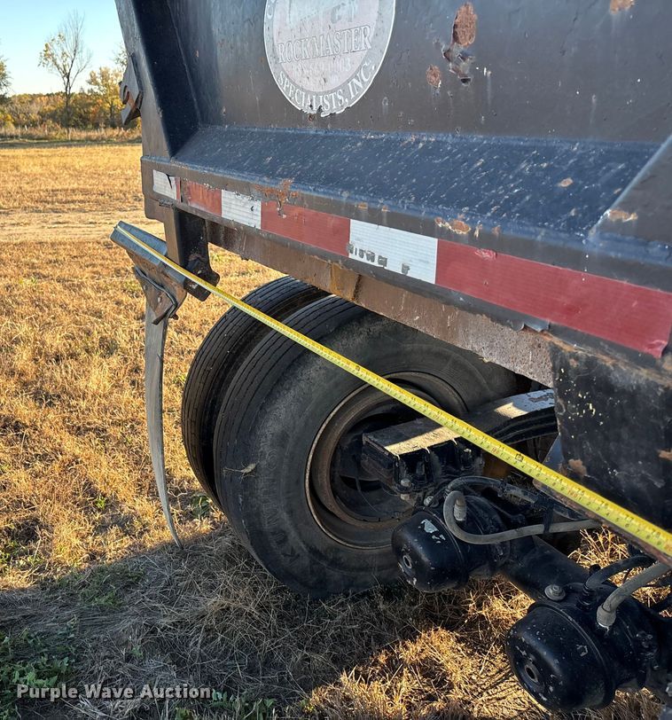 image for item DK0057 2006 Construction trailer specialists HRD-32 side dump trailer