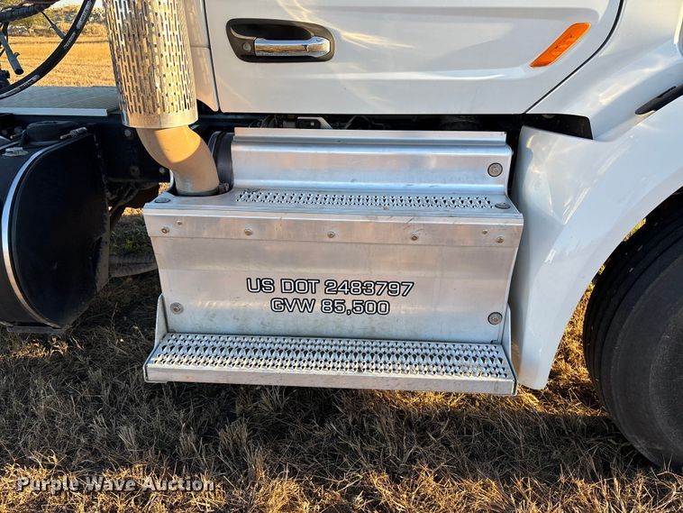 image for item DK0058 2016 Peterbilt 567 semi truck