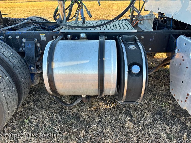 image for item DK0058 2016 Peterbilt 567 semi truck