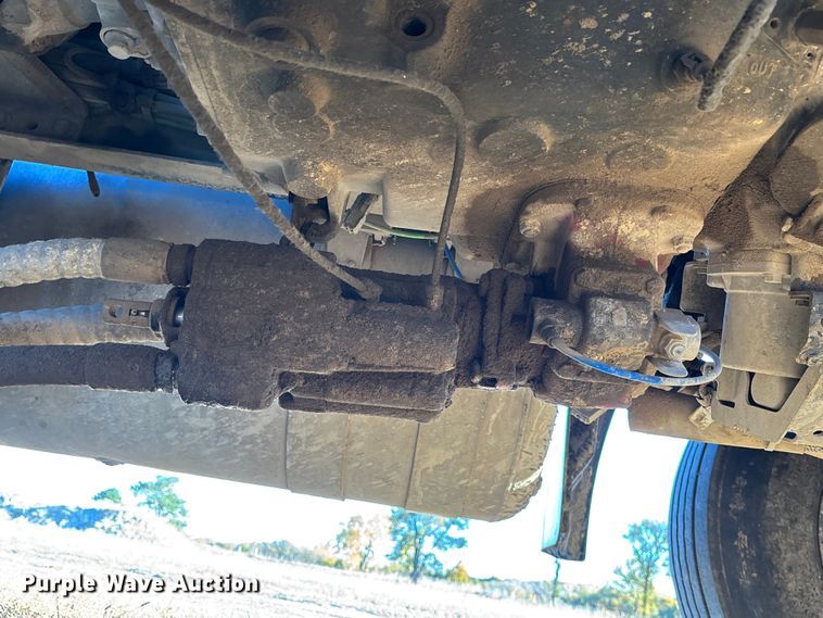 image for item DK0058 2016 Peterbilt 567 semi truck