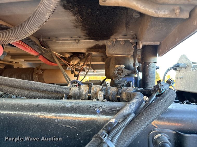 image for item DK0058 2016 Peterbilt 567 semi truck