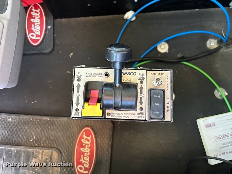 image for item DK0058 2016 Peterbilt 567 semi truck