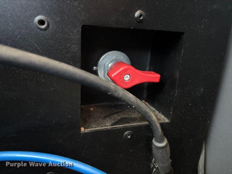 image for item DK0058 2016 Peterbilt 567 semi truck