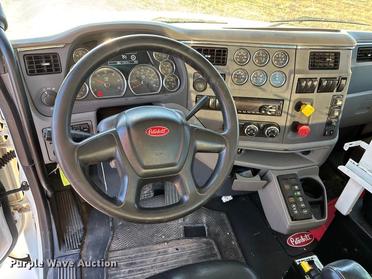 image for item DK0058 2016 Peterbilt 567 semi truck