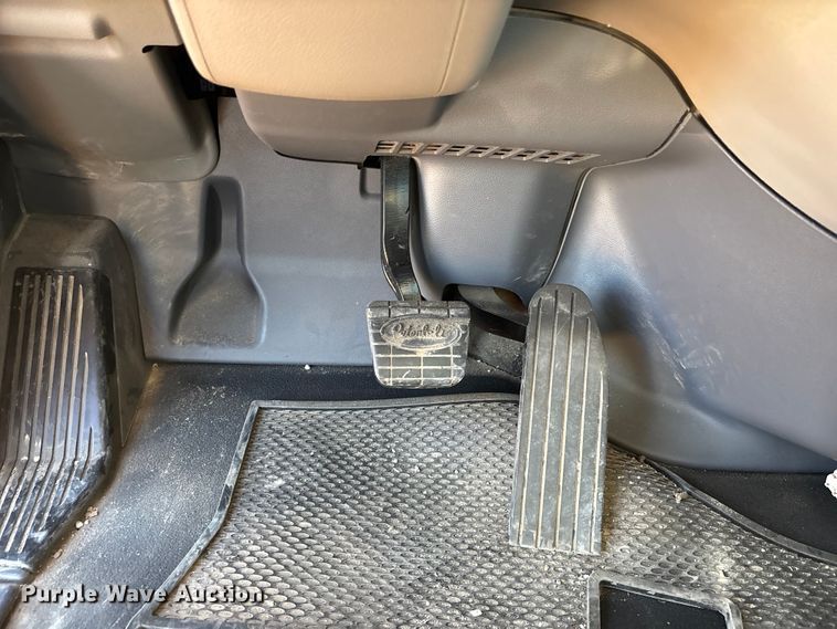 image for item DK0058 2016 Peterbilt 567 semi truck