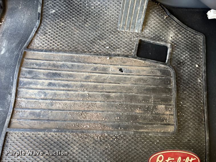 image for item DK0058 2016 Peterbilt 567 semi truck