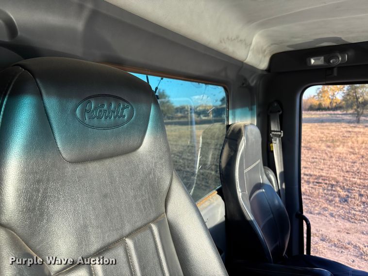 image for item DK0058 2016 Peterbilt 567 semi truck
