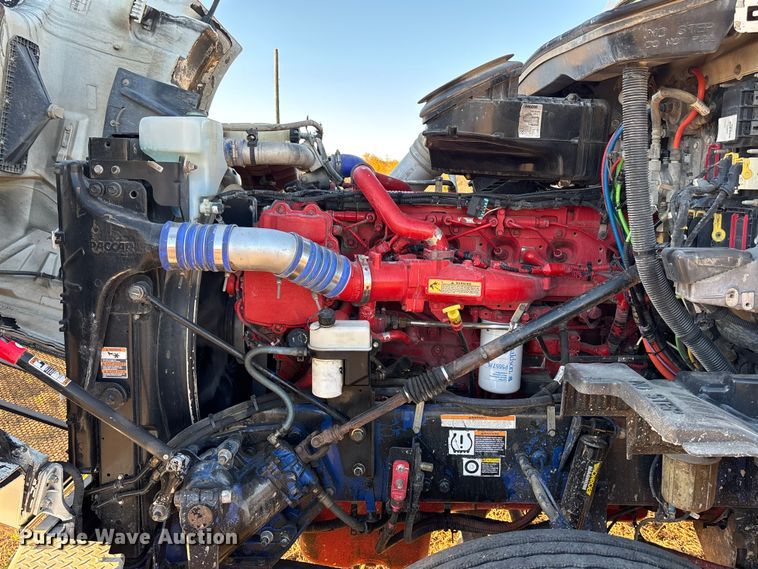 image for item DK0058 2016 Peterbilt 567 semi truck