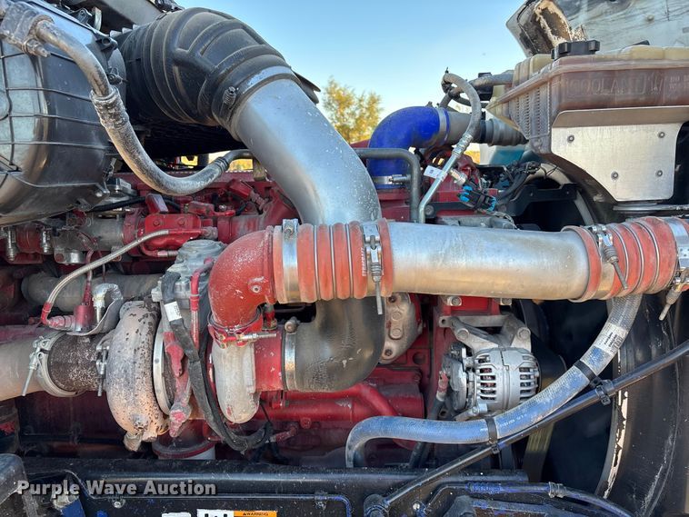 image for item DK0058 2016 Peterbilt 567 semi truck