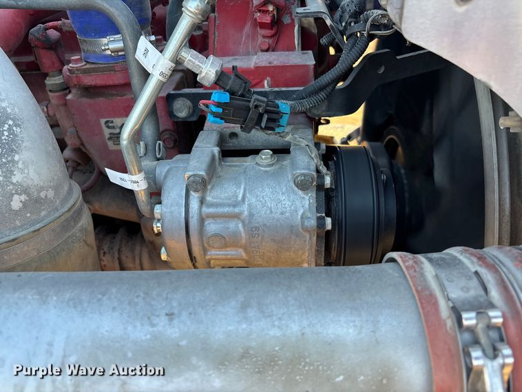 image for item DK0058 2016 Peterbilt 567 semi truck