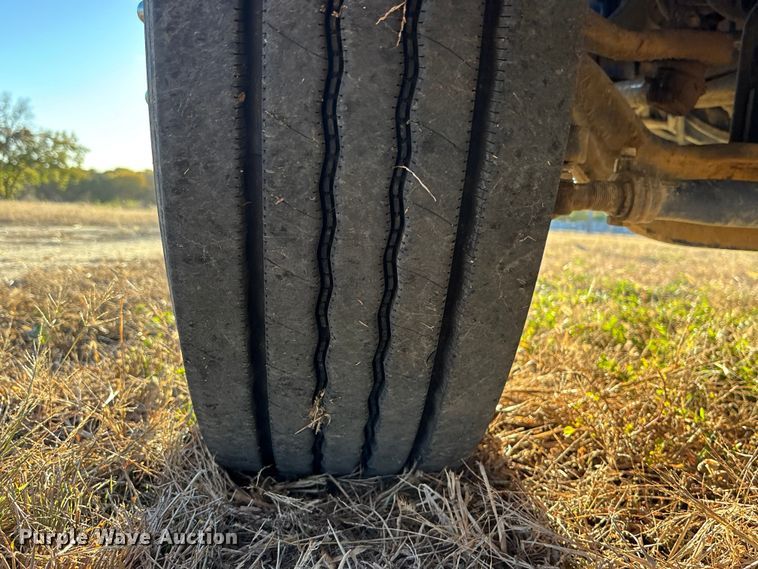 image for item DK0058 2016 Peterbilt 567 semi truck