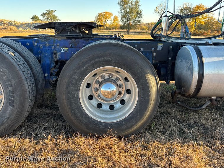 image for item DK0058 2016 Peterbilt 567 semi truck