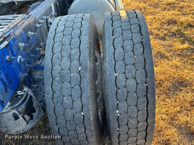 image for item DK0058 2016 Peterbilt 567 semi truck