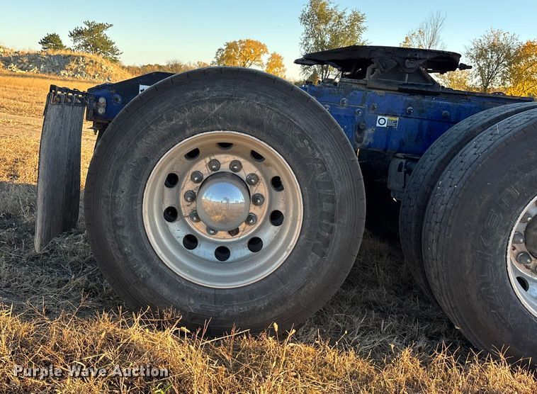 image for item DK0058 2016 Peterbilt 567 semi truck