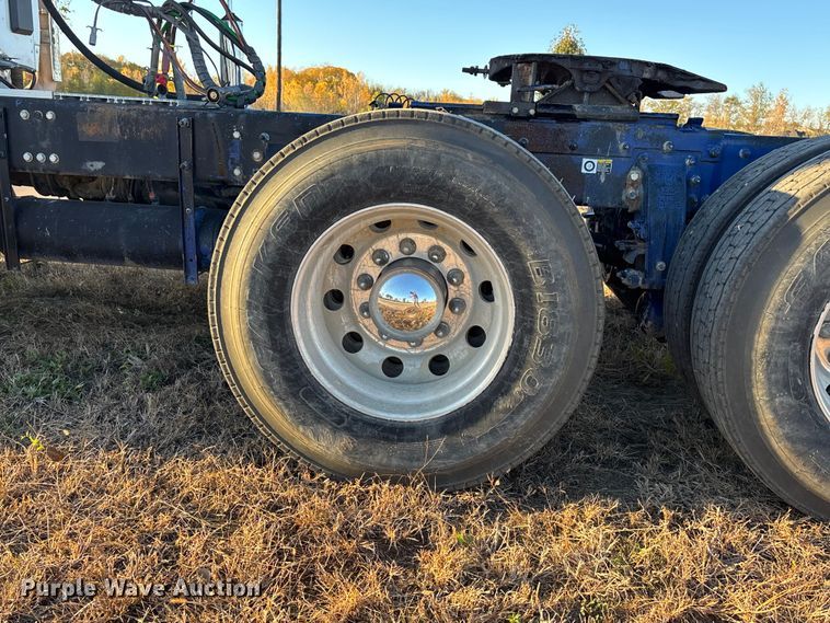 image for item DK0058 2016 Peterbilt 567 semi truck