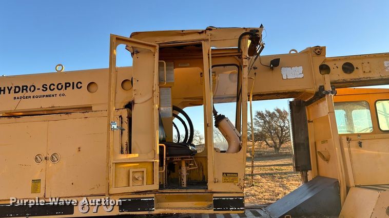 image for item DK0116 Badger 670 Hydro-Scopic wheeled excavator