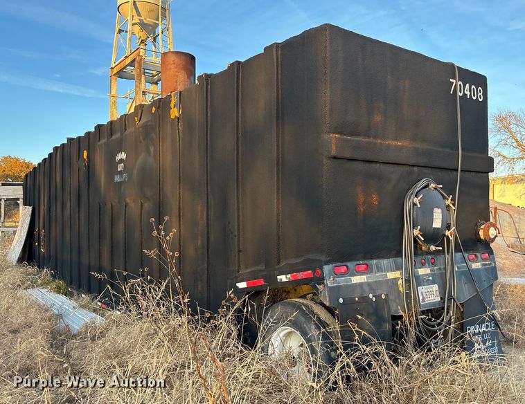 image for item DK0128 Frac tank trailer