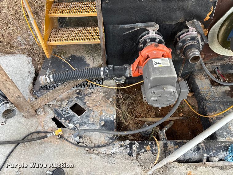 image for item DK0128 Frac tank trailer