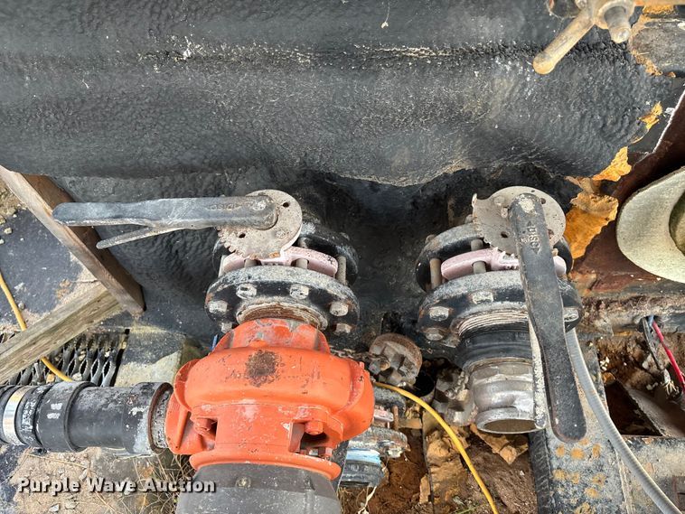 image for item DK0128 Frac tank trailer