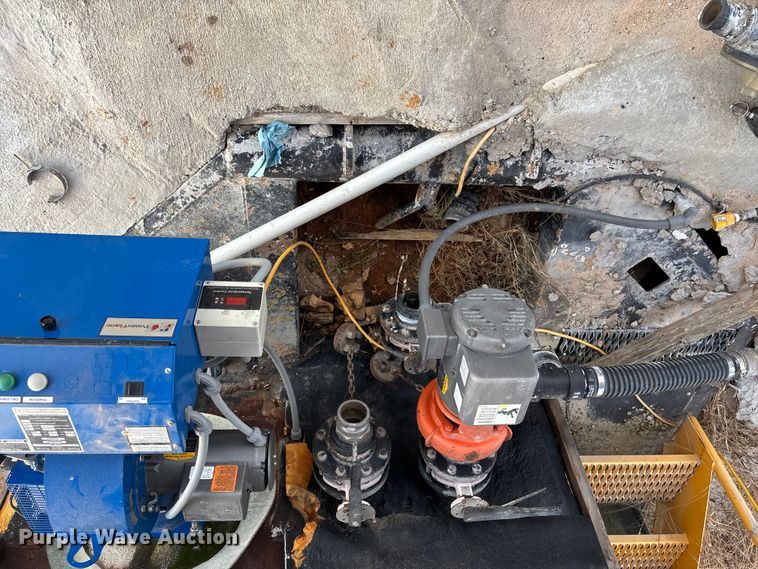 image for item DK0128 Frac tank trailer