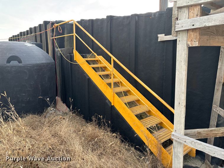 image for item DK0128 Frac tank trailer