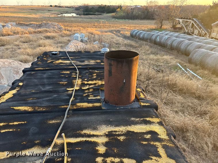 image for item DK0128 Frac tank trailer