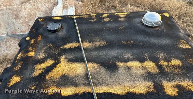 image for item DK0128 Frac tank trailer