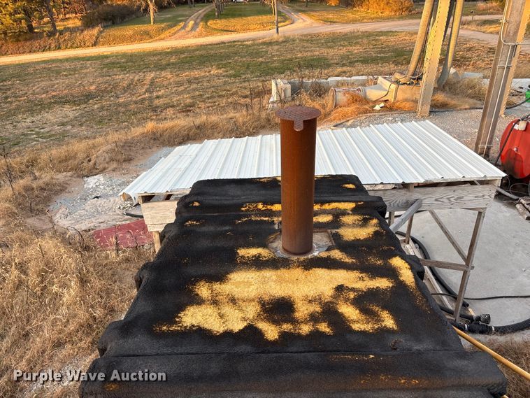 image for item DK0128 Frac tank trailer