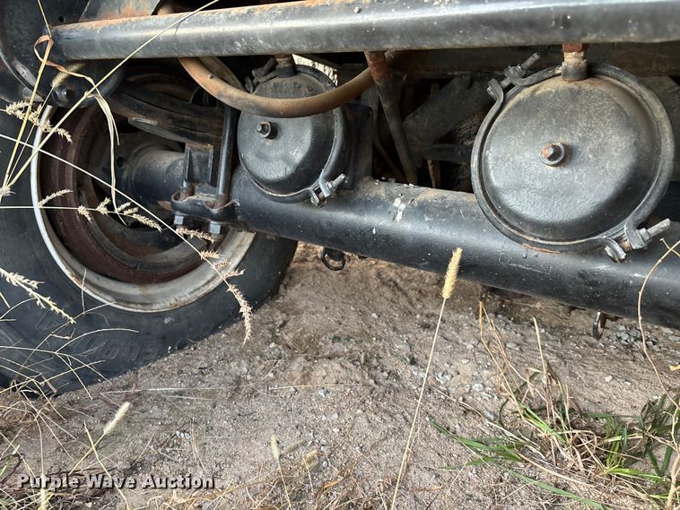 image for item DK0128 Frac tank trailer